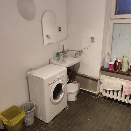 Homestay White House Cyprysowa 11 Warsaw